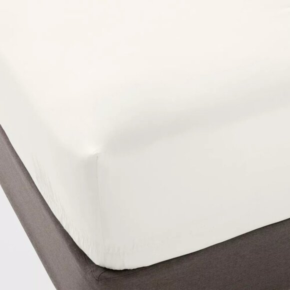 Threshold Twin Size Cotton Sateen Solid White Fitted Sheet Fits Up to 18" NWOT - Picture 1 of 5